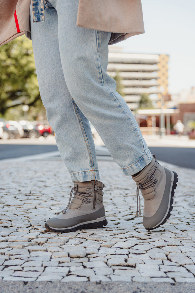 Winter is On the Way! Keep Your Feet Warm and Cozy with Comfortable Slippers